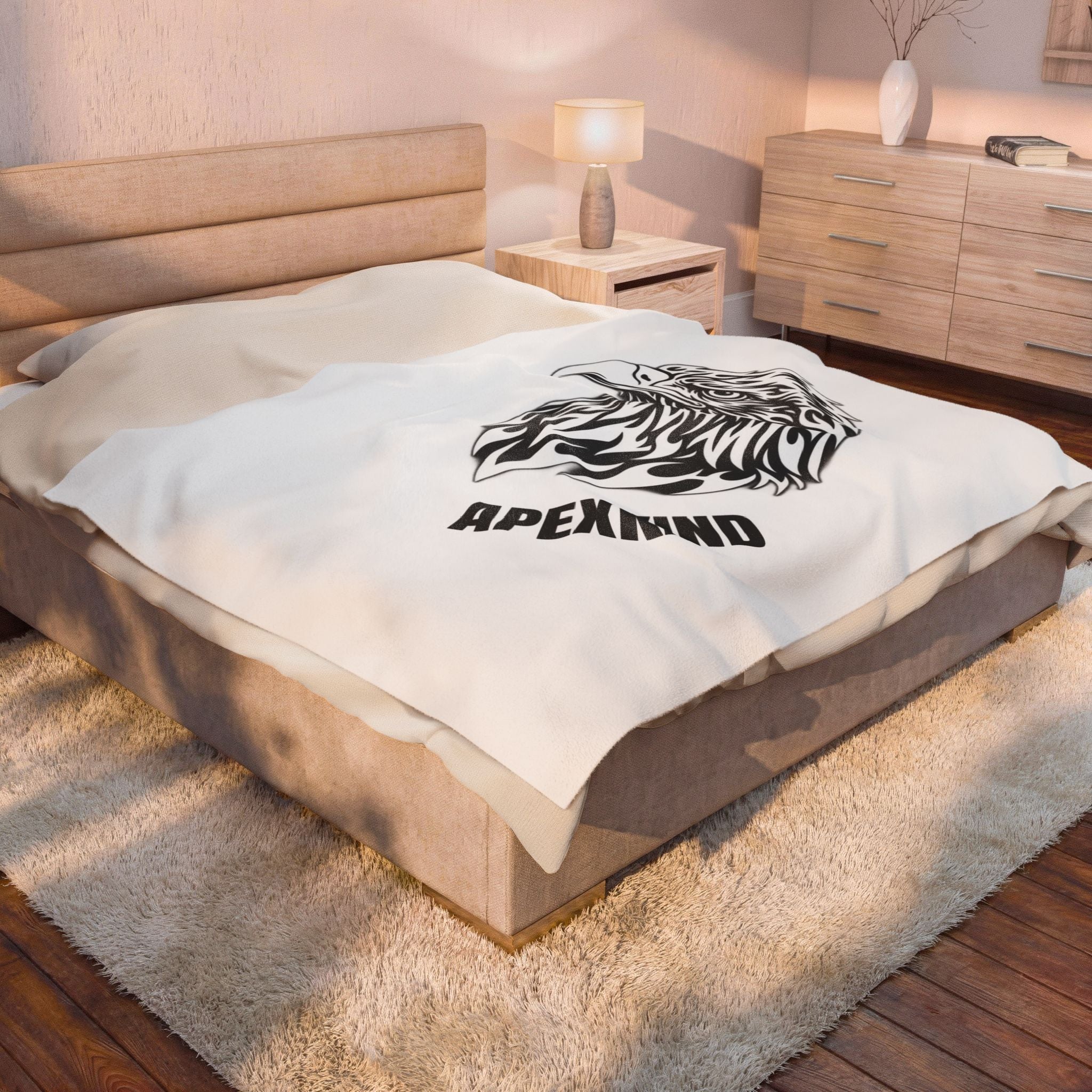 Eagle Head Velveteen Plush Blanket – 'APEKKIND' Monochrome Graphic Throw
