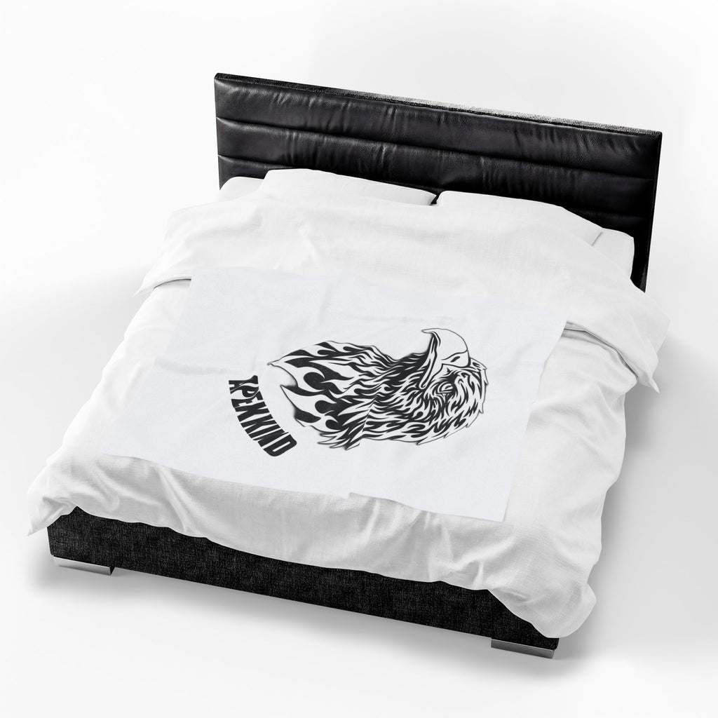 Eagle Head Velveteen Plush Blanket – 'APEKKIND' Monochrome Graphic Throw