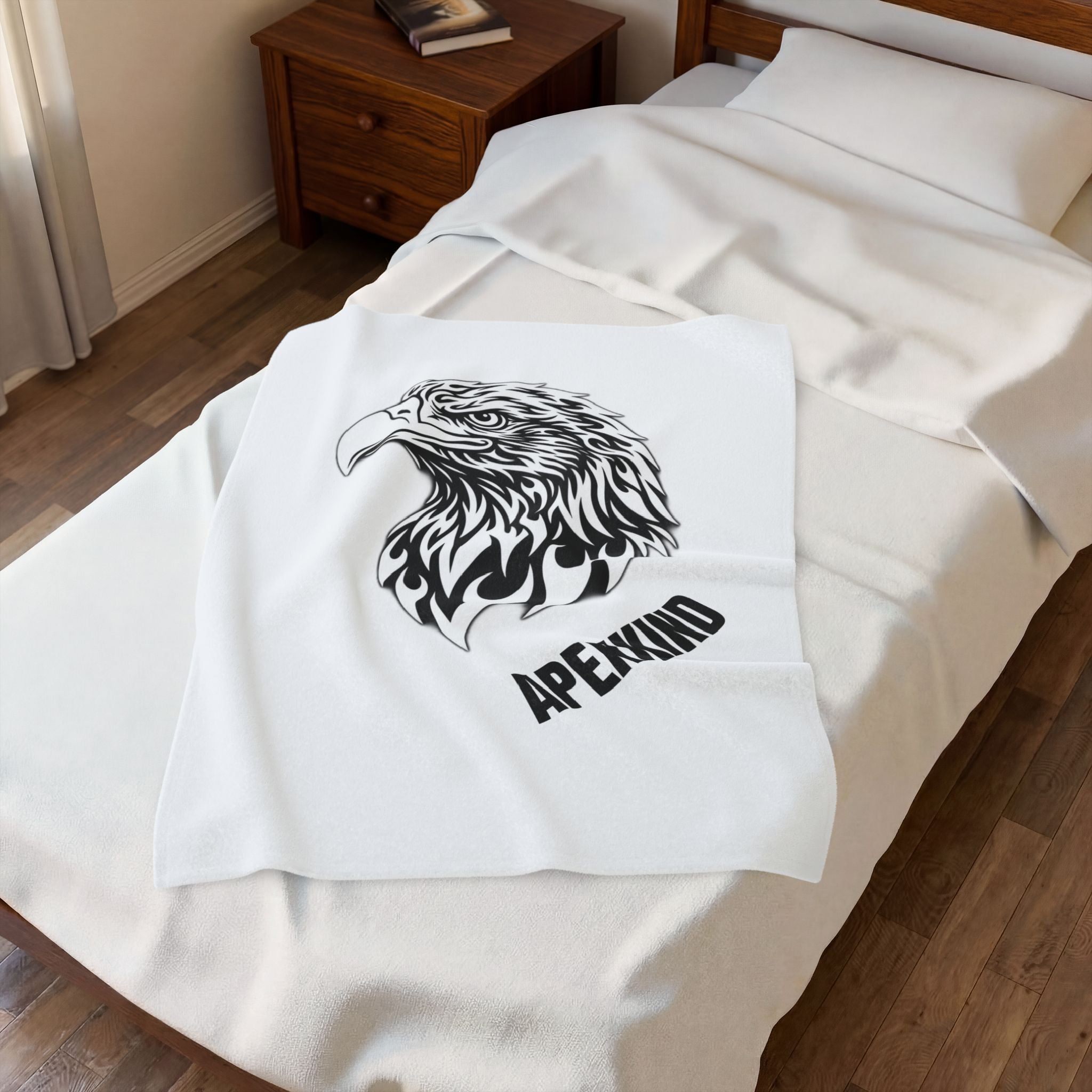 Eagle Head Velveteen Plush Blanket – 'APEKKIND' Monochrome Graphic Throw